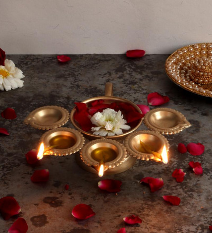 Lotus Dia Akhand Jyot With handle